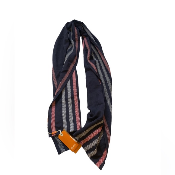Hugo Boss 100% wool unisex scarf - Picture 2 of 4